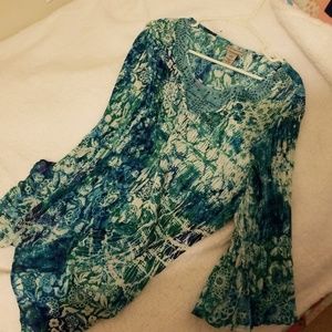 Beautiful Crinkley Tunic. Plus size